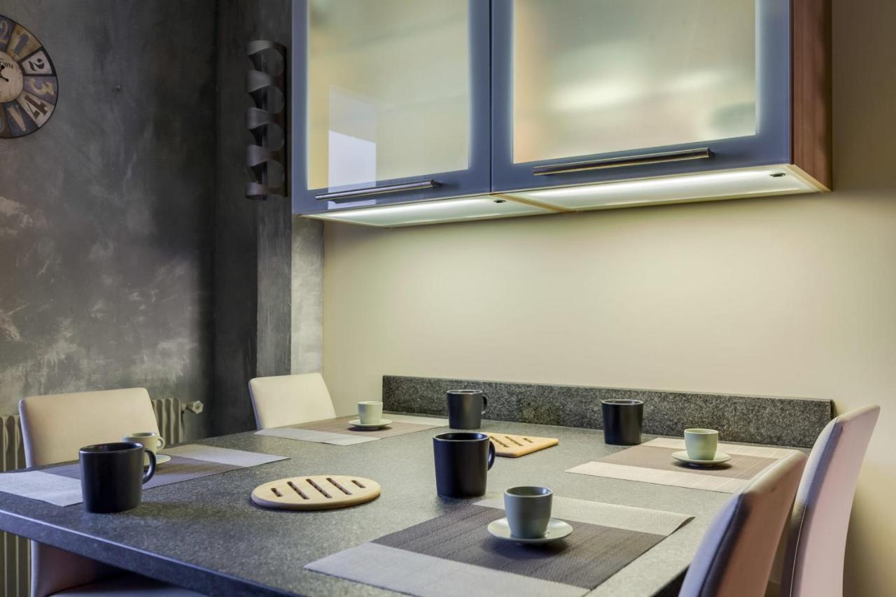 2 Chambres, Dernier Etage, Parking Gratuit Dans Residence, Balcon & Coucher De Soleil Apartment
