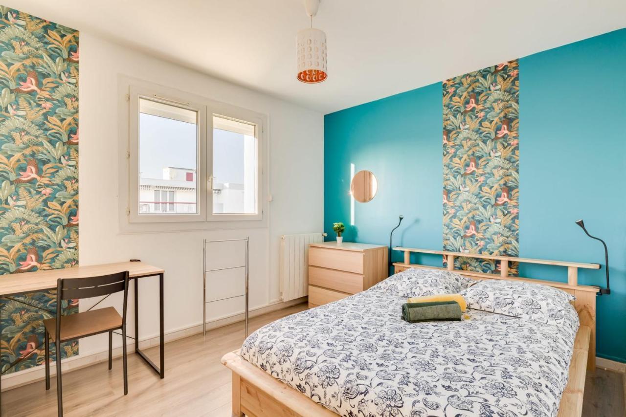 Apartment 2 Chambres, Dernier Etage, Parking Gratuit Dans Residence, Balcon & Coucher De Soleil *