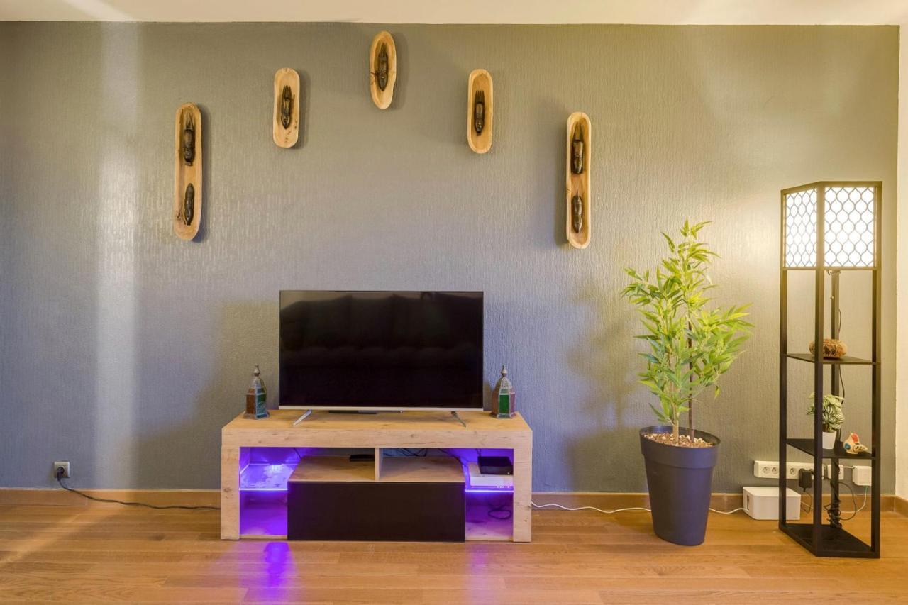 Apartment 2 Chambres, Dernier Etage, Parking Gratuit Dans Residence, Balcon & Coucher De Soleil *